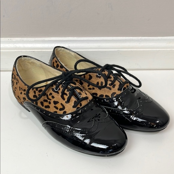Venettini Other - Venettini Oxford lace up shoes